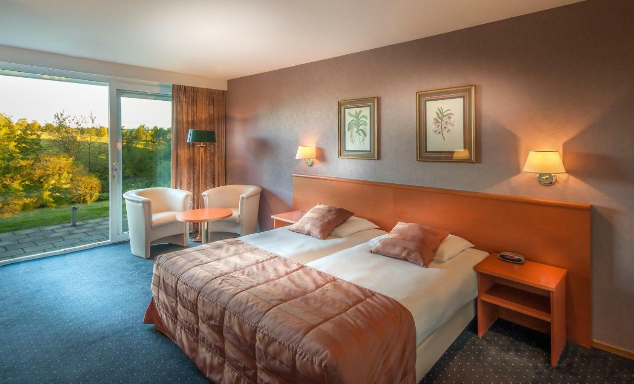 Landhotel Heuvelzicht Schin op Geul Εξωτερικό φωτογραφία